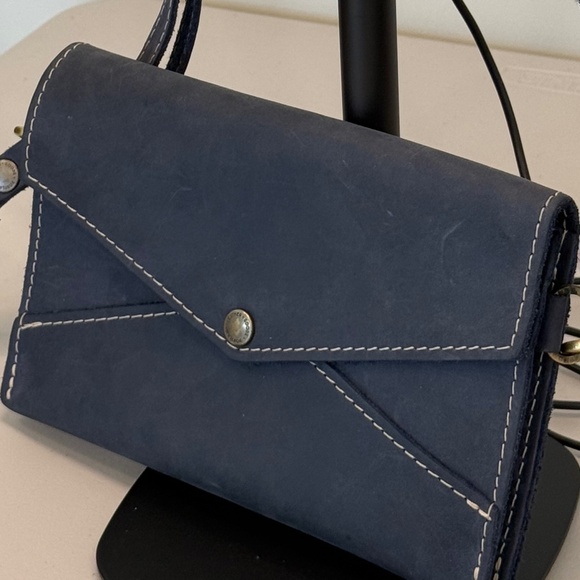 Portland Leather Goods Envelope Convertible Crossbody Deep Ocean - Picture 2 of 4